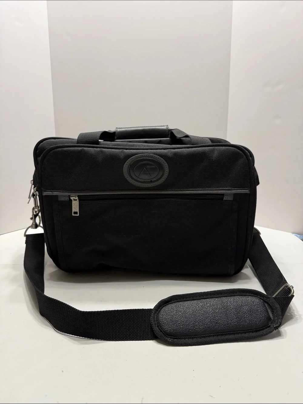 American Flyer Black Men's Laptop Messenger Bag with Adjustable Shoulder Strap